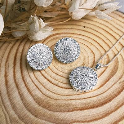 Conjunto de Brincos e Colar c/ Zircônias